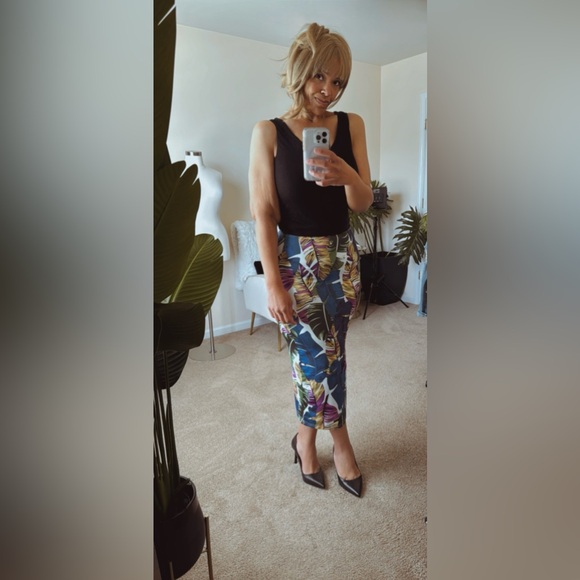 Feather Print Midi Skirt - Picture 6 of 14